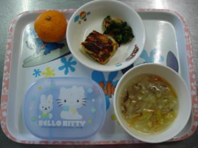 さつま芋のオムレツ☆ゴマ和え☆春雨スープ☆みかん