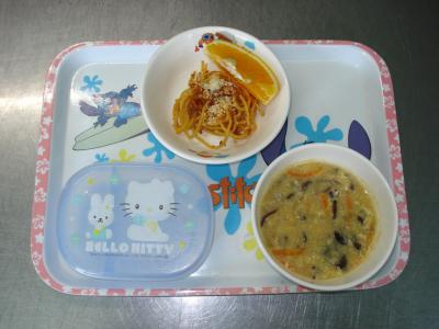 ミートスパゲティー☆果物☆中華風コーンスープ