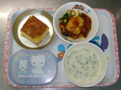 チーズハンバーグ☆野菜ソテー☆冬瓜のポタージュ☆カラメルケーキ