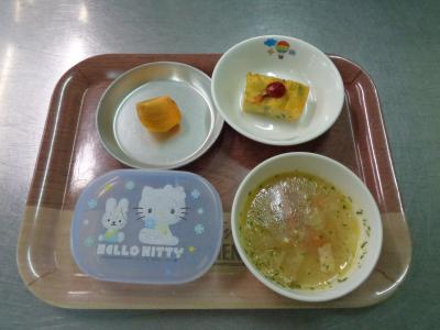 さつま芋のオムレツ☆ 野菜スープ☆果物