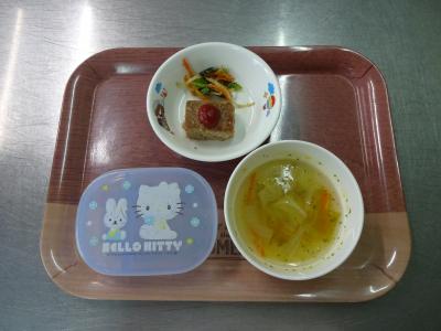 豆腐入りハンバーグ☆ゴマ和え☆野菜スープ