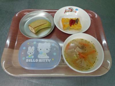 さつま芋のオムレツ☆野菜スープ☆果物