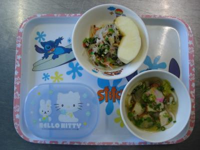 煮込みうどん☆りんご☆酢の物