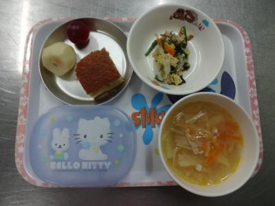ニラ玉炒め☆野菜スープ☆果物★パウンドケーキ