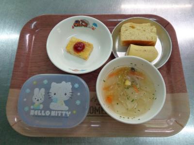 ポテトオムレツ☆野菜スープ☆果物★りんごのパウンドケーキ