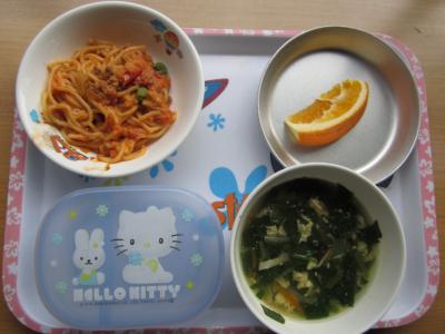 ミートスパゲティー・果物・野菜スープ
