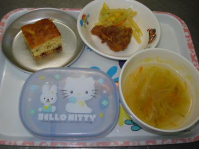 鶏の唐揚げ☆マカロニサラダ☆野菜スープ★チョコとバナナのケーキ