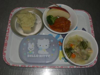 ハンバーグ☆ブロッコリー☆りんご☆アサリと野菜のスープ★カステラケーキ