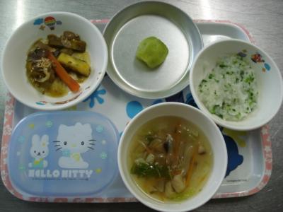 さつま芋の五目きんぴら☆鶏肉と野菜の和風スープ☆キウイ★七草がゆ