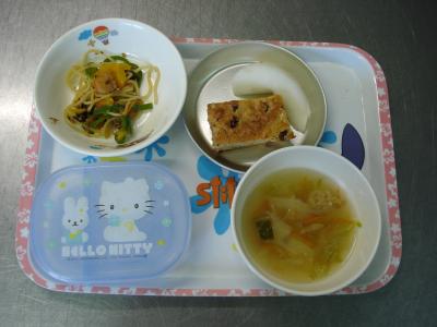 インディアンスパゲティー☆果物☆野菜スープ★豆腐のケーキ