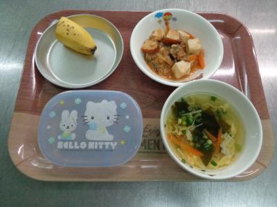 ナス入りマーボ豆腐☆わかめと卵のスープ☆果物