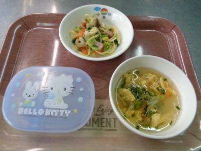 小松菜のクリームパスタ☆野菜と卵のスープ