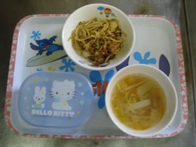 納豆スパゲティー☆果物☆野菜スープ