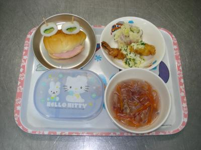 エビフライ☆ポテトサラダ☆あじさいスープ★かえるパン