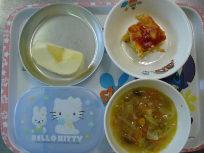 ポテトオムレツ☆野菜スープ☆りんご