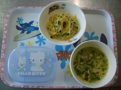 小松菜のクリームスパゲティー☆りんご☆和風スープ